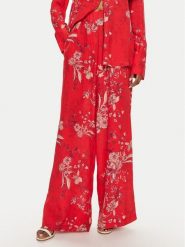 ViCOLO Spodnie materiałowe TB1274 Czerwony Relaxed Fit. Czerwone spodnie materiałowe damskie ViCOLO, bez wzorów, z materiału. Za 709.99 zł.
