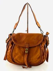 Amara Skórzana torebka "Denver" w kolorze jasnobrązowym - 33 x 28 x 12 cm rozmiar: onesize. Brązowe torebki klasyczne damskie Amara, bez wzorów, z materiału, bez dodatków. Za 456.87 zł.