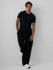 4F T-shirt slim gładki męski - szary S. Szare t-shirty męskie 4f, m, bez wzorów, z dzianiny, bez kołnierzyka. Za 69.99 zł.
