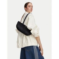 Torebka adidas. Czarne torebki klasyczne damskie Adidas, bez wzorów, bez dodatków. Za 197.99 zł.