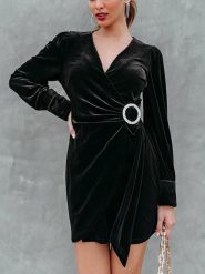 LA Angels Sukienka w kolorze czarnym rozmiar: XL. Czarne sukienki damskie LA Angels, xl, bez wzorów, bez kołnierzyka, bez ramiączek, mini, kopertowe. Za 130.99 zł.