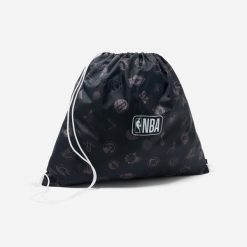 Plecak do koszykówki NBA 12 L na sznurki. Plecaki męskie KIPSTA, bez wzorów. Za 22.49 zł.