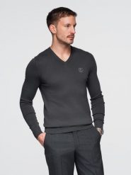 Elegancki sweter męski BASIC V-neck z wiskozą - grafitowy V17 - Rozmiar: S. Szare swetry męskie Ombre Clothing, m, bez wzorów, z wiskozy, bez kołnierzyka. W wyprzedaży za 89.99 zł.