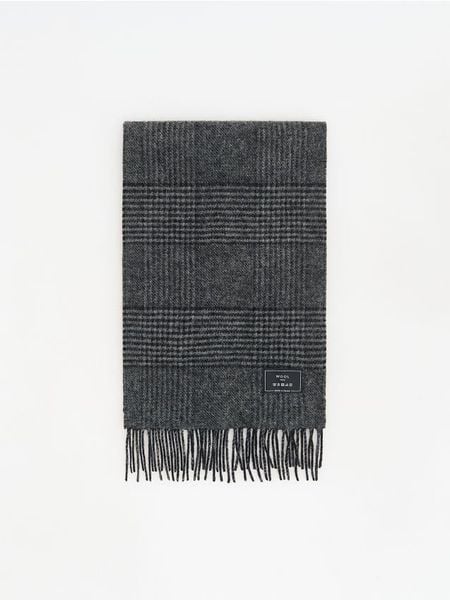 Wełniany szalik - ciemnoszary. Szare szaliki męskie Reserved, bez wzorów, z wełny. Za 159.99 zł.