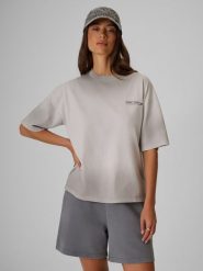 4F T-shirt loose z nadrukiem damski - szary S. Szare t-shirty damskie 4f, s, bez wzorów, z bawełny, bez kołnierzyka. Za 79.99 zł.