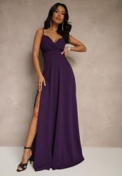 Fioletowa Elegancka Sukienka o Rozkloszowanym Kroju z Rozcięciem na Ramiączkach z Kopertowym Dekoltem Winelia. Fioletowe sukienki damskie Renee, l, bez wzorów, eleganckie, bez kołnierzyka, bez ramiączek, maxi, kopertowe. W wyprzedaży za 181.99 zł.