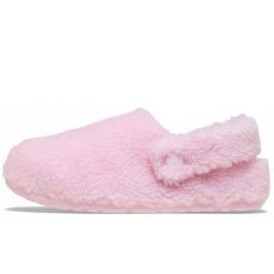 Klapki Crocs Classic Cozzzy Slipper Dorośli. Czerwone klapki damskie Crocs, bez wzorów, z futra, bez obcasa. Za 292.99 zł.