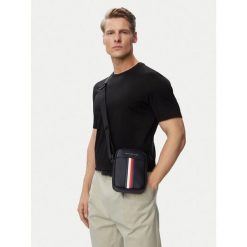 Saszetka Tommy Hilfiger. Czarne saszetki męskie Tommy Hilfiger. Za 329.99 zł.