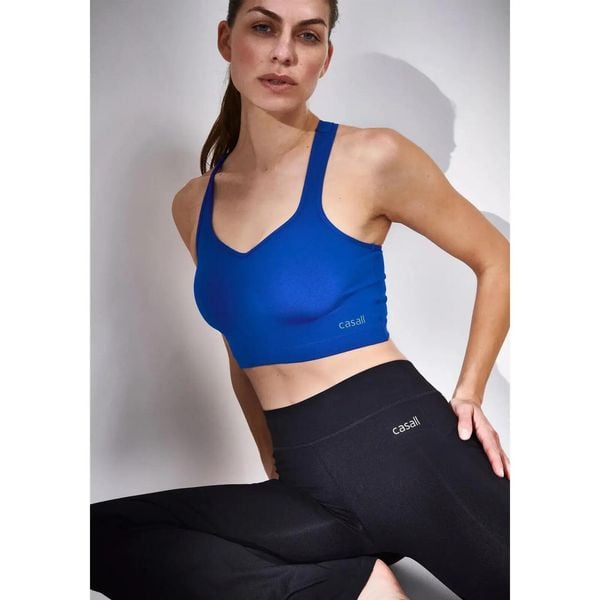 Top Sportowy dla Kobiet Casall Heart Shape Oddychający Elastyczny. Niebieskie topy damskie Casall, bez wzorów, bez kołnierzyka. W wyprzedaży za 139.00 zł.