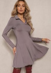 Szara Sukienka z Wiskozą o Rozkloszowanym Kroju z Kołnierzykiem Ettoria. Szare sukienki damskie Renee, l, bez wzorów, z wiskozy, eleganckie, bez kołnierzyka, bez ramiączek, mini, rozkloszowane. Za 99.99 zł.