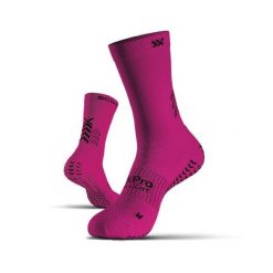 Skarpety piłkarskie SOXPro Ultra Light Fluo Fuchsia Anti-Slip Grip. Czerwone skarpetki męskie GEARXPRO, bez wzorów. Za 199.50 zł.