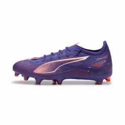 Buty piłkarskie Puma Ultra Pro FG/AG. Białe obuwie do biegania damskie Puma. Za 450.10 zł.