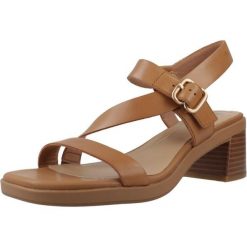 Sandały CLARKS 26186895C Brązowy. Brązowe obuwie trekkingowe damskie Clarks, bez wzorów, ze skóry, bez obcasa. Za 318.99 zł.