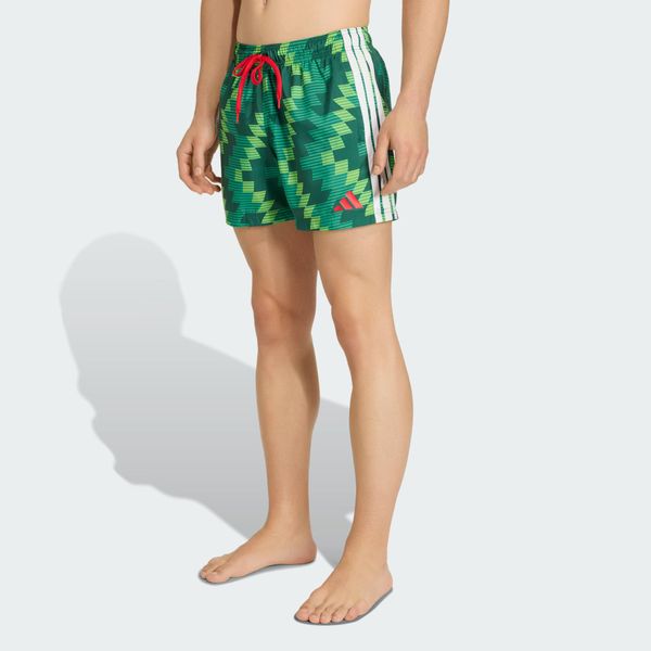 Szorty do pływania z grafiką inspirowaną piłką nożną; długość wewnętrznej strony. Czerwone szorty sportowe męskie Adidas, s, z materiału, do piłki nożnej. Za 226.80 zł.