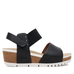 Sandały Josef Seibel. Czarne sandały damskie Josef Seibel, bez wzorów, bez obcasa, na koturnie. Za 279.99 zł.