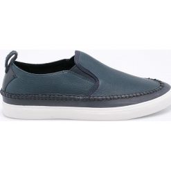Clarks - Tenisówki. Niebieskie trampki i tenisówki męskie Clarks, bez wzorów, z materiału, bez zapięcia. W wyprzedaży za 139.90 zł.