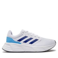 Buty do biegania adidas. Białe obuwie do biegania damskie Adidas. Za 169.99 zł.
