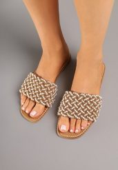 Ciemnobeżowe Klapki z Koralikami w Stylu Boho Sorea. Brązowe klapki damskie Born2be, z aplikacjami, bez obcasa, na obcasie. Za 109.99 zł.