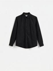 Koszula regular fit z bawełną - czarny. Czarne koszule męskie Reserved, l, bez wzorów, z bawełny, bez kołnierzyka, bez ramiączek. Za 129.99 zł.