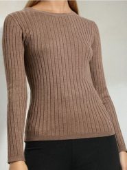 Dopasowany sweter z długimi rękawami - brązowy. Brązowe swetry klasyczne damskie Sinsay, l, bez kołnierzyka. Za 29.99 zł.
