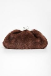 Torebka damska z długowłosej owczej skóry Ortensia WEEKEND MAX MARA. Torebki klasyczne damskie Weekend Max Mara, bez wzorów, ze skóry, bez dodatków. Za 4,479.00 zł.