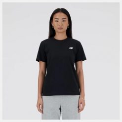 Koszulki damskie New Balance Czarny. Czarne bluzki sportowe damskie New Balance, s, z bawełny, bez kołnierzyka, bez ramiączek. Za 183.00 zł.