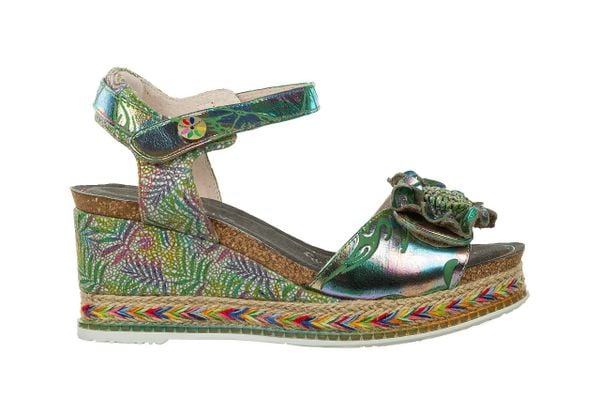 Sandały Laura Vita Hacdeo 09 Olive 202045, Zielony, Skóra naturalna - 37. Zielone sandały damskie Laura Vita, bez wzorów, z gumy, bez obcasa, na koturnie. W wyprzedaży za 206.10 zł.