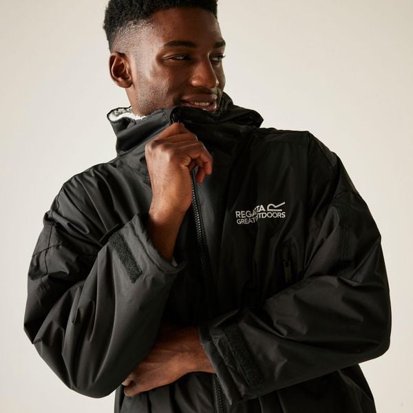 Płaszcz plażowy wodoodporny Changing Robe Regatta. Białe płaszcze damskie Regatta, m, bez wzorów. Za 329.99 zł.