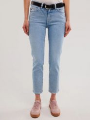 Jeansy damskie z krótką nogawką niebieskie Adela Cropped 205. Niebieskie jeansy damskie Big Star. W wyprzedaży za 159.99 zł.