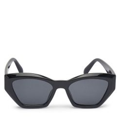 Okulary przeciwsłoneczne JENNY. Czarne okulary przeciwsłoneczne damskie Jenny. Za 49.99 zł.