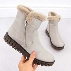 Botki damskie z futerkiem beżowe Rieker Y3481-60. Brązowe botki damskie Rieker, ze skóry ekologicznej, bez obcasa, bez zapięcia. Za 379.00 zł.
