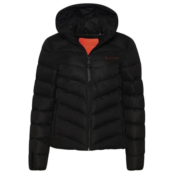 Damska kurtka z kapturem z mikrofibry Superdry. Czerwone kurtki damskie Superdry., na zimę, xs, z aplikacjami, z gumy, z kapturem. Za 408.85 zł.