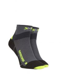 Skarpety biegowe X-Socks Run Discovery 4.0. Czarne skarpetki damskie X-Socks, bez wzorów, z materiału. Za 50.00 zł.