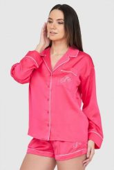 JUICY COUTURE Różowa satynowa koszula piżamowa z haftowanym logo. Czerwone piżamy damskie Juicy Couture, s, bez wzorów, z satyny, bez ramiączek. W wyprzedaży za 199.99 zł.