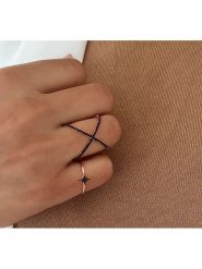 DI GIORGIO Pozłacany pierścionek z cyrkoniami rozmiar: 52. Czarne pierścionki damskie DI GIORGIO, z cyrkonią, pozłacane. Za 187.07 zł.