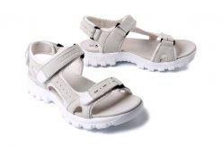 ARTIKER RELAKS 56C1244 biały, sandały damskie. Brązowe sandały damskie Artiker Relaks, bez wzorów, bez obcasa. Za 219.90 zł.