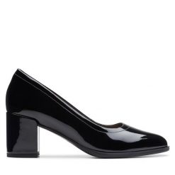 Czółenka Clarks. Czarne czółenka damskie Clarks, bez wzorów, bez obcasa. Za 399.99 zł.