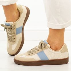 C.Beżowe sportowe półbuty damskie McArthur Ma255w. Brązowe półbuty damskie McArthur, bez wzorów, z dresówki, eleganckie, z okrągłym noskiem, bez obcasa, na płaskiej podeszwie. Za 219.00 zł.