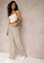 Ciemnobeżowe Jeansy Cargo High Waist z Kieszeniami Anora. Brązowe jeansy damskie Renee, z podwyższonym stanem. Za 129.99 zł.