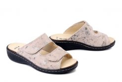 DR. BRINKMANN 700735-08 beige, klapki damskie. Brązowe klapki damskie Dr. Brinkmann, bez wzorów, ze skóry, bez obcasa. Za 335.67 zł.