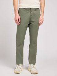 MESKIE SPODNIE LEE SLIM CHINO OLIVE GROVE 112349317. Zielone spodnie materiałowe męskie Lee, bez wzorów. Za 219.99 zł.