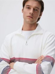 Bluza z wysoką stójką - biały. Białe bluzy bez kaptura męskie Reserved, l, z dzianiny. Za 149.99 zł.