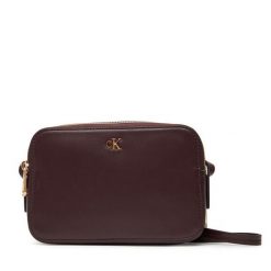 Torebka Calvin Klein. Czerwone listonoszki damskie CALVIN KLEIN, bez wzorów, bez dodatków. Za 269.99 zł.