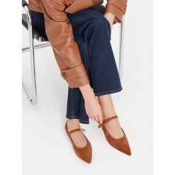 Baleriny MEXX. Brązowe baleriny damskie Mexx, bez wzorów, bez obcasa. Za 299.99 zł.