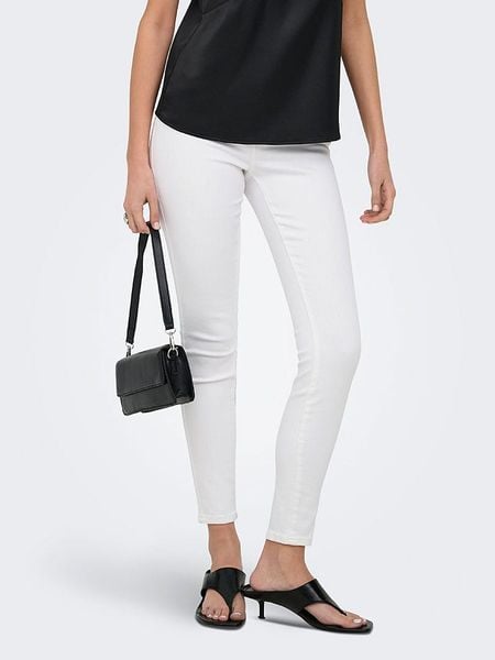 ONLY Dżinsy - Skinny fit - w kolorze białym rozmiar: M/L32. Białe jeansy damskie Only. Za 122.38 zł.