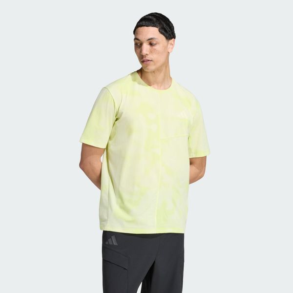 Koszulka Terrex Multi CLIMACOOL z nadrukiem. Żółte jeansy damskie Adidas, z standardowym stanem. Za 199.00 zł.