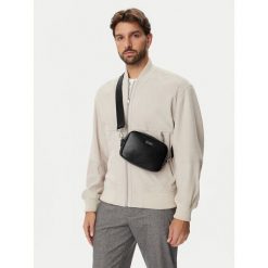 Saszetka Guess. Czarne saszetki męskie Guess. Za 284.99 zł.