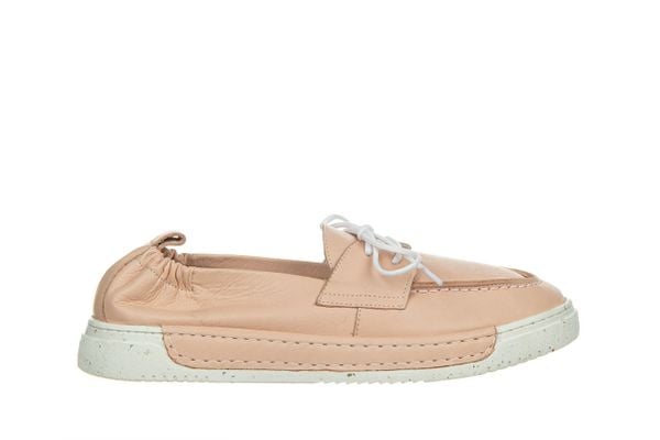 Półbuty Bayla-161 086 28104 Nude 161465, Różowy, Skóra naturalna - 40. Czerwone półbuty damskie Bayla, bez wzorów, z materiału, bez obcasa. W wyprzedaży za 199.00 zł.