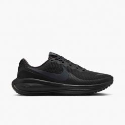 Buty do biegania damskie Nike Revolution 8. Czarne obuwie do biegania damskie Nike, nike revolution. Za 409.00 zł.