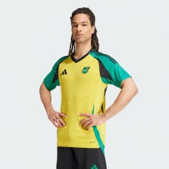 Koszulka Jamaica 24 Home. Żółte t-shirty sportowe męskie Adidas, l, z materiału, bez ramiączek, do piłki nożnej. Za 429.50 zł.